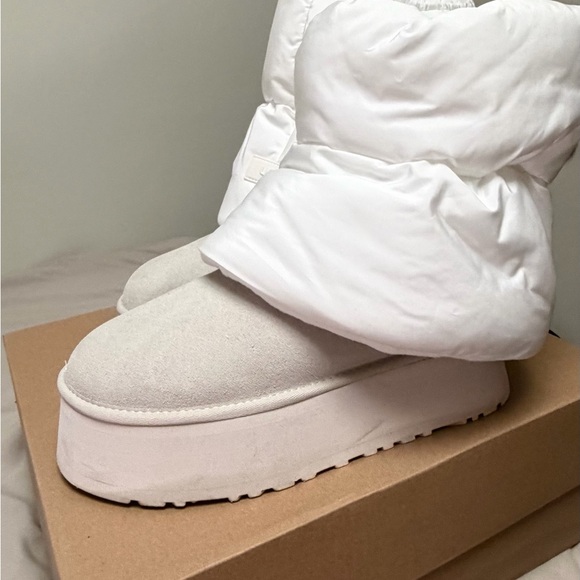 UGG Cream Platform Ankle Boots - Picture 4 of 6